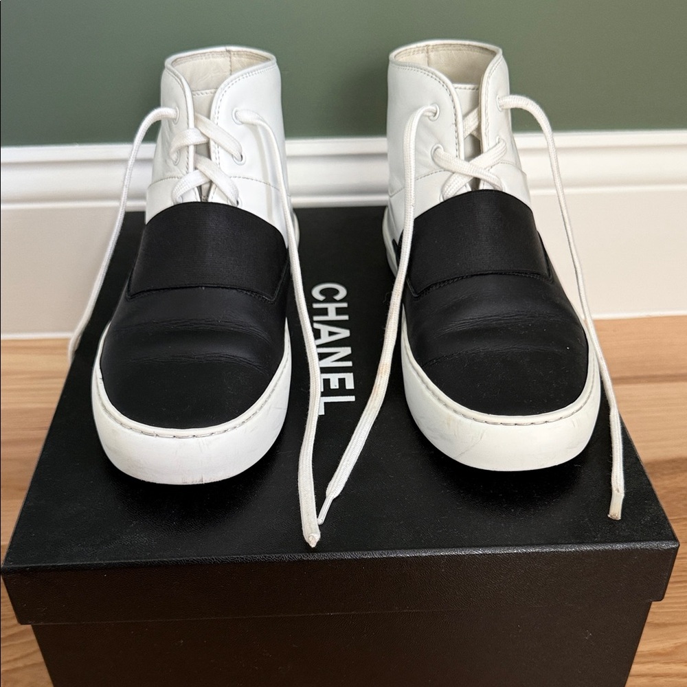 CHANEL Women Two-Tone Black and White Sneakers - Size 35
